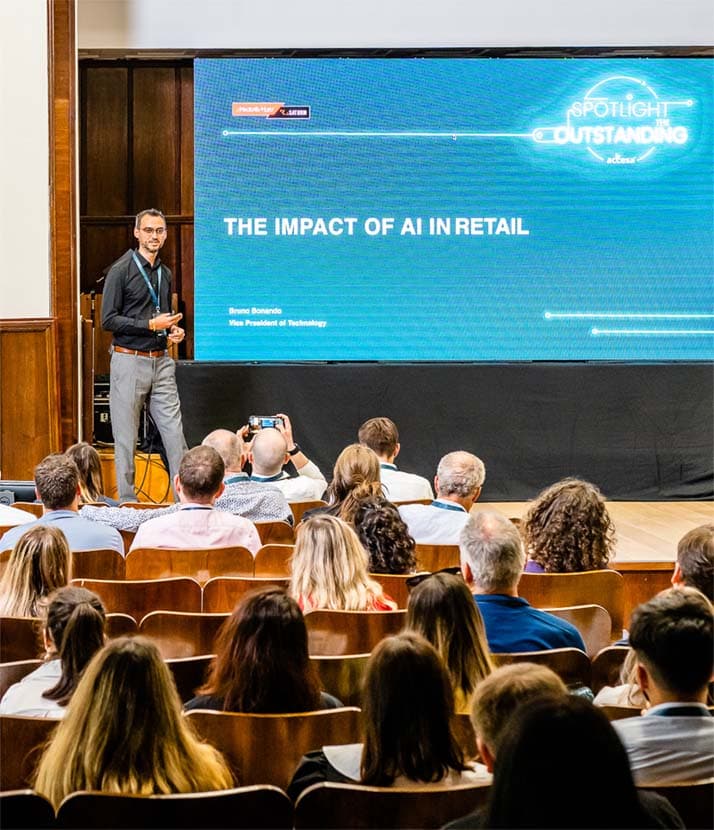 Bruno Bonando working with a leadership team on AI delivery